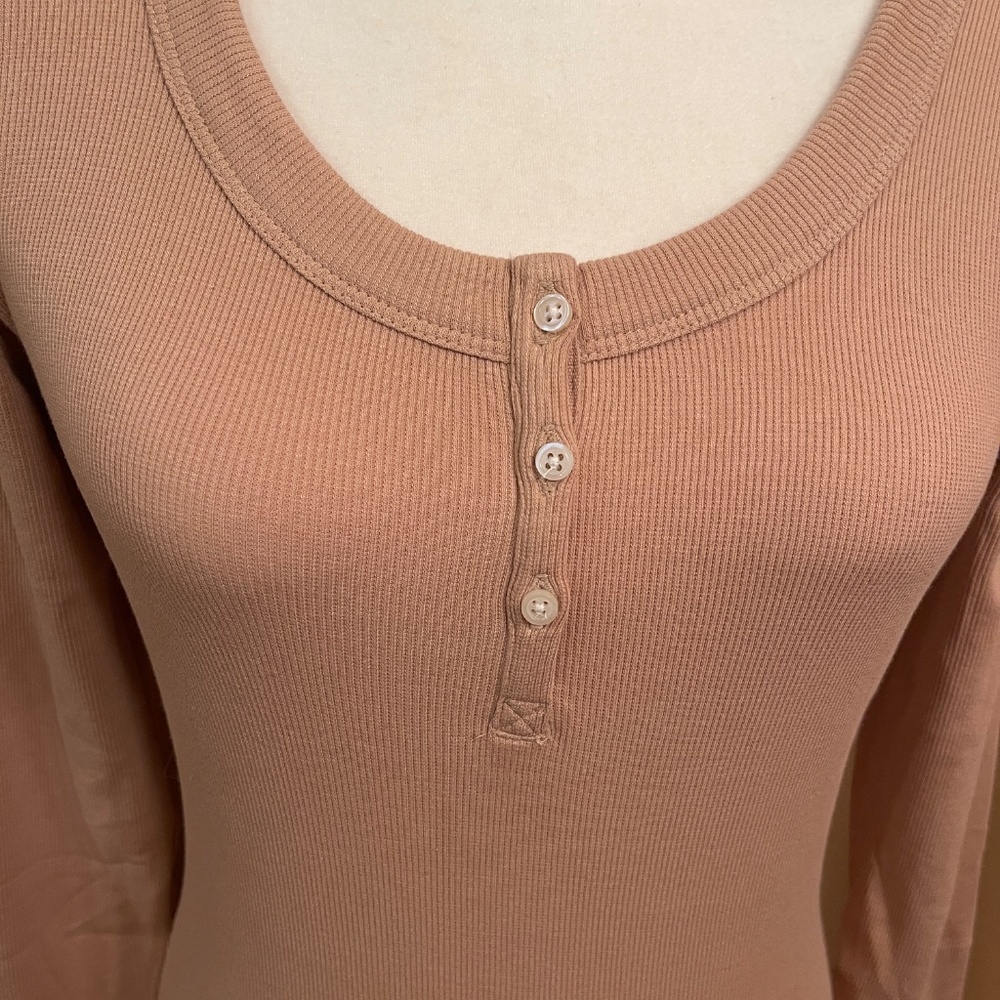 NEW! Pact Sesame Dream Rib Slim Henley Long Sleeve Top Size Small NWT! - Picture 4 of 12